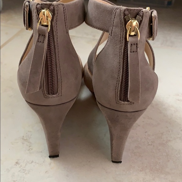 Clark’s Ysabelle Jules suede wedge sandal - Picture 4 of 8